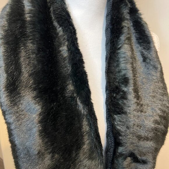 NWT Juicy Couture Black Faux Fur Knit Loop Scarf - Picture 2 of 8